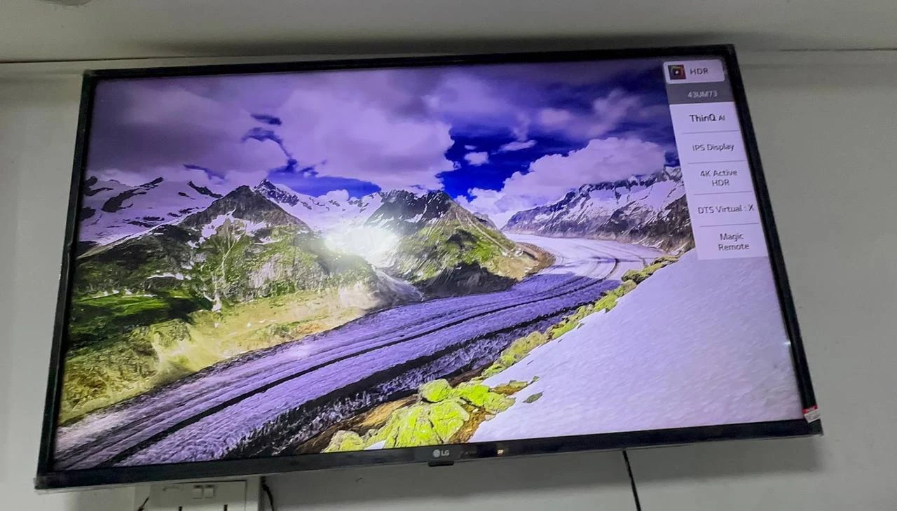 LG 32'' Smart Full HD TV